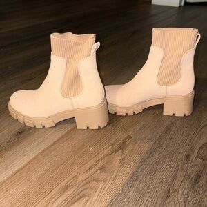 Amazon Beige tan nude Ankle Boots perfect condition